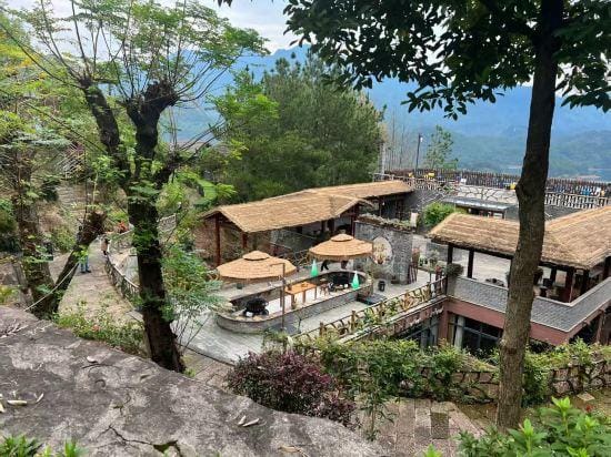 Yunqi Hostel Hotel in Zhejiang