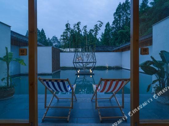 Roads Hotel Tsingcheng Hotel in Chengdu