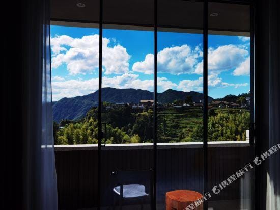 Day and night Guesthouse Hotel in Zhejiang