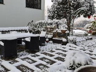 Shanshui Yake Guesthouse Hotel in Hangzhou