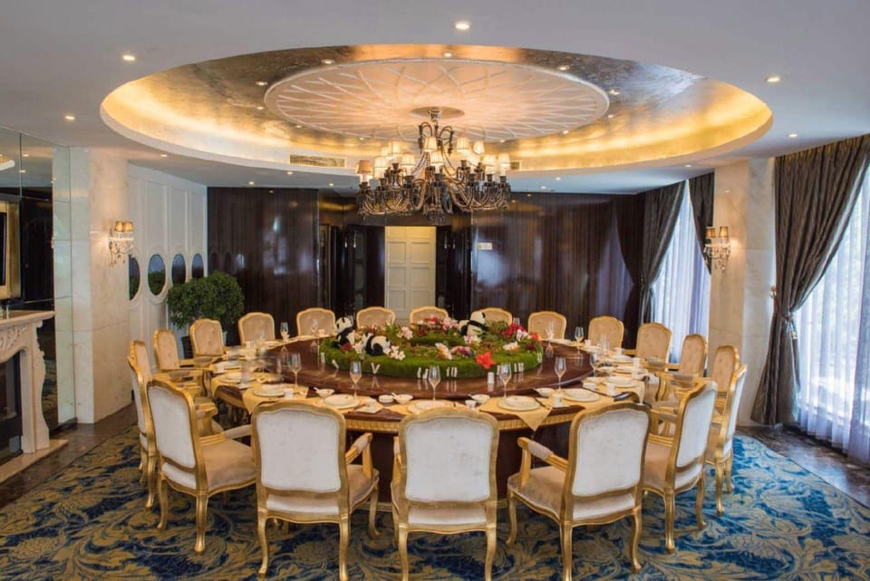 Royale Celebrity Hotel Hotel in Sichuan