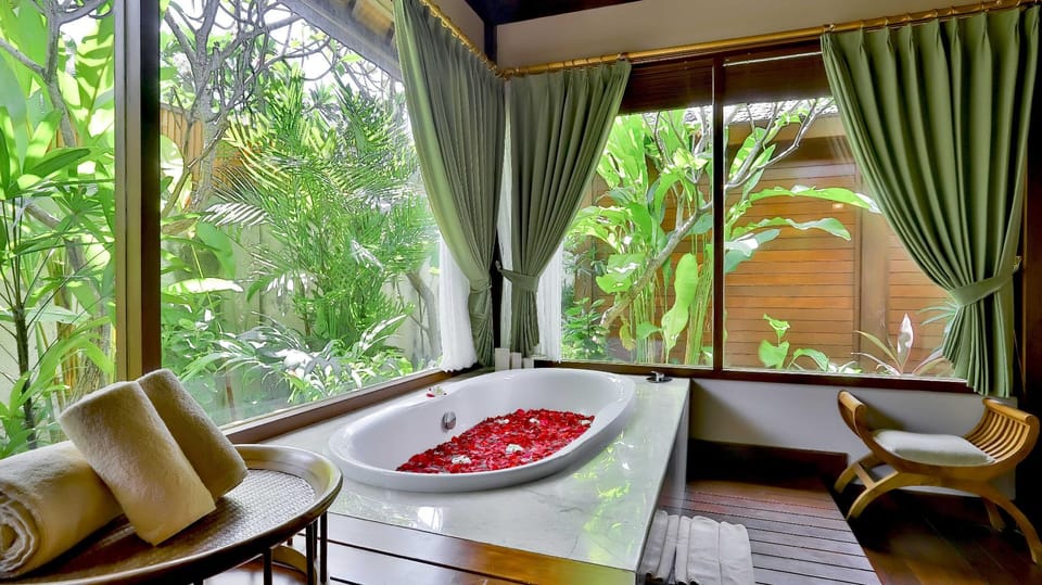 DISINI Luxury Spa Villa Resort in Kuta