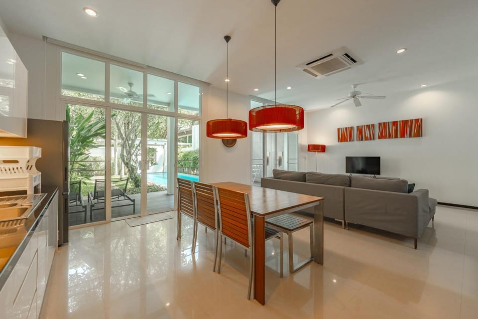 Two Villas Holiday Phuket: Oxygen Bang Tao Beach Resort in Choeng Thale