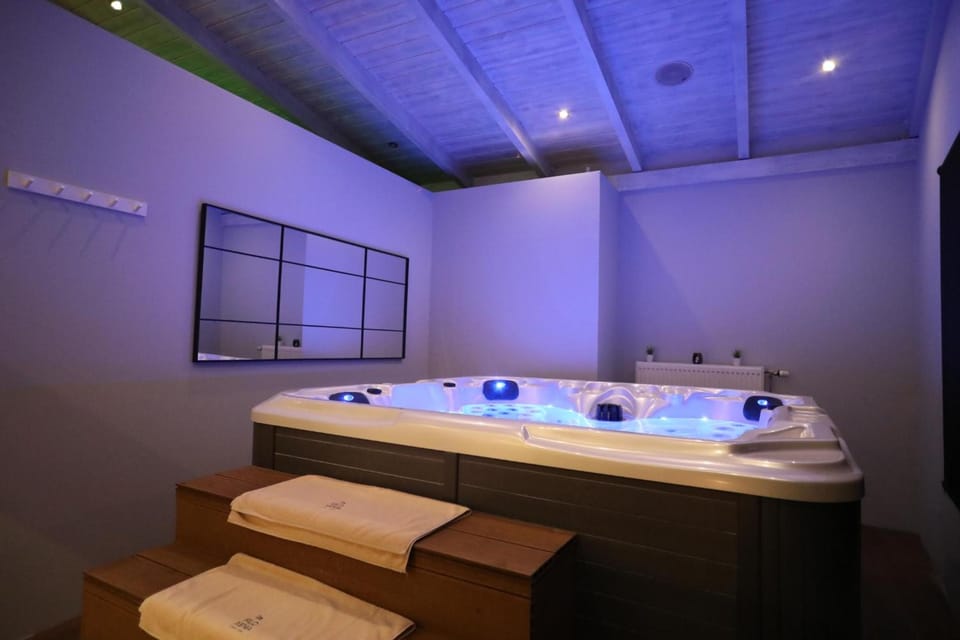 Hot tub