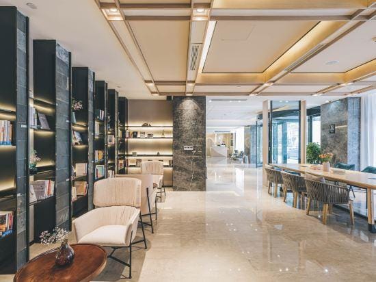 Atour Hotel Xianlinhu Subway Station Xianlin Avenue Hotel in Nanjing