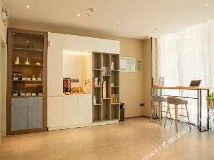 Rujia Ruibai Cloud Hotel (Chongming subway station store, Jurong Jianshe Road) Hotel in Nanjing