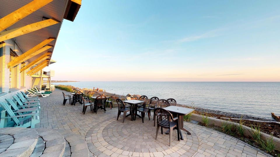 Le Chateau Blanc Hotel in Quebec