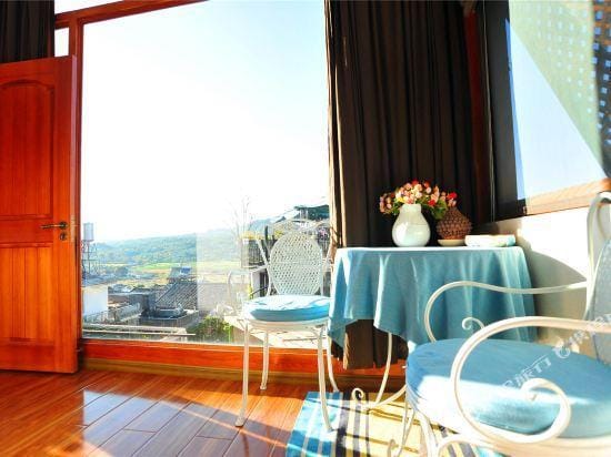 HuaShu Life Inn Hotel in China