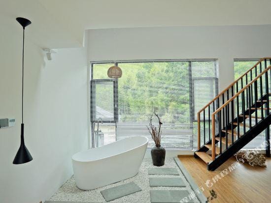 Zhuxin Yanchi Guesthouse Hotel in Zhejiang