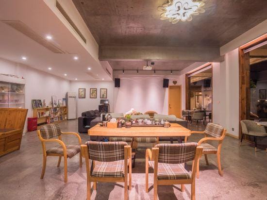 Jidu Leisure Holiday Hostel Hotel in Hangzhou