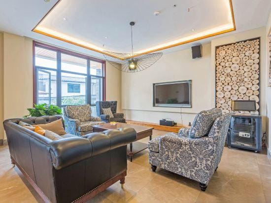Deqing Luwan Homestay Hotel in Hangzhou