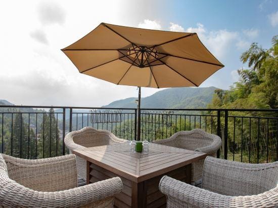 Mogan Mountain Xiaofeng Mujing Xiangye Hot Spring Hostel Hotel in Zhejiang