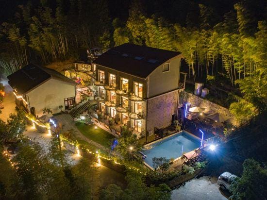 Mogan Mountain Xiaofeng Mujing Xiangye Hot Spring Hostel Hotel in Zhejiang