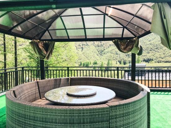 Mogan Mountain Eight Trees Inn Hotel in Zhejiang