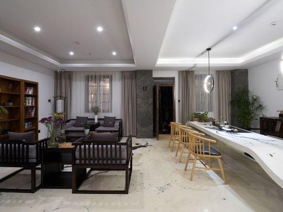 Qingzizaiju Hostel Hotel in Hangzhou