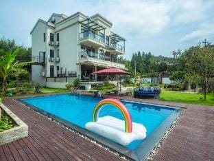 Western Wild Moganshan Hotel in Hangzhou