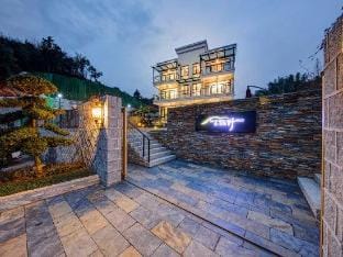 Western Wild Moganshan Hotel in Hangzhou