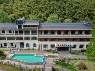Spring Valley Holiday Hotel Hotel in Zhejiang