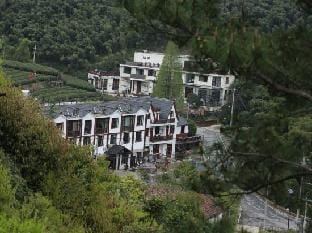 Mogan Lingshang Tea Culture Hot Spring Villa Hotel in Zhejiang