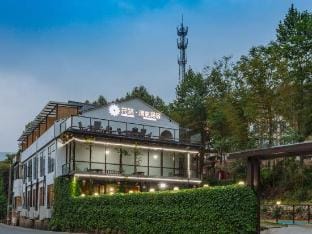 Floral Hotel · Oxygen Hotel Mogan Mountain Hotel in Zhejiang