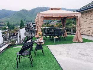 Leaves Farmhouse Hotel in Zhejiang