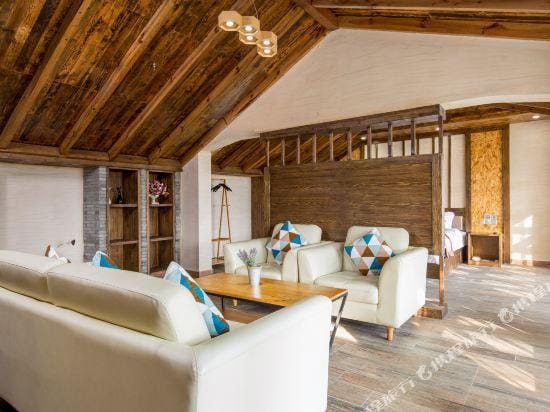 Lei Wan Mountain Home Hotel in Hangzhou