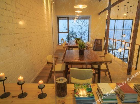 Juesu Hot Spring Hostel Hotel in Zhejiang
