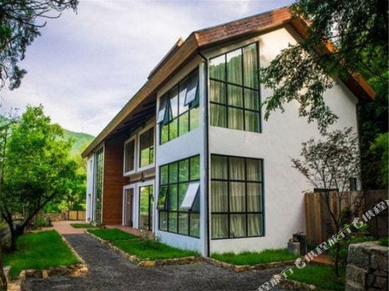 Juesu Hot Spring Hostel Hotel in Zhejiang