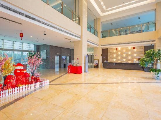 Haiyue Huan Tu Four Seasons Qingteng Hotel (Ningbo Hangzhou Bay New Zone) Hotel in Zhejiang