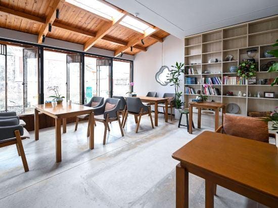 Shi'er Yiqiantong Courtyard Hotel in Zhejiang