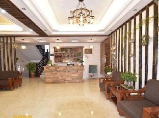 Bamboo and Apricot Garden House Hotel in Zhejiang