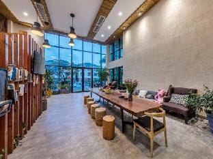 Orange's Red Hostel Hotel in Zhejiang