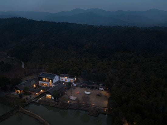Huzhou Biocountry Resort Hotel in Zhejiang