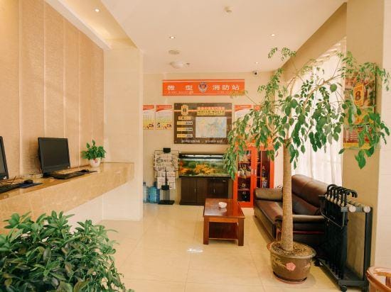 Super 8 Hotel (Shucheng Chunqiu South Road Cimugong) Hotel in Jiangsu