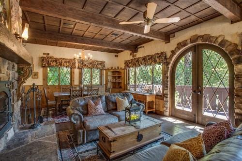 Storybook Riverside Inn Inn in Leavenworth