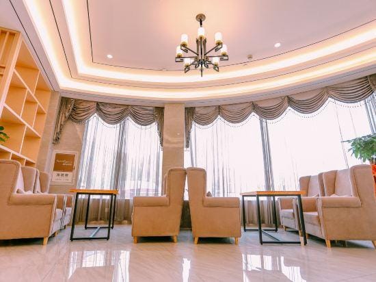 Qingmu Platinum Hotel (Ma'anshan Normal College Mengniu Industrial Park) Hotel in Nanjing