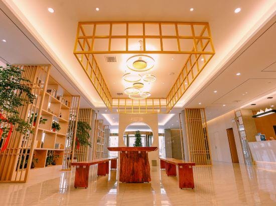 Qingmu Platinum Hotel (Ma'anshan Normal College Mengniu Industrial Park) Hotel in Nanjing