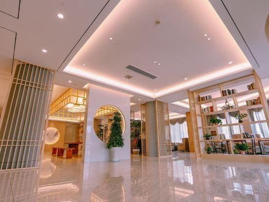 Qingmu Platinum Hotel (Ma'anshan Normal College Mengniu Industrial Park) Hotel in Nanjing
