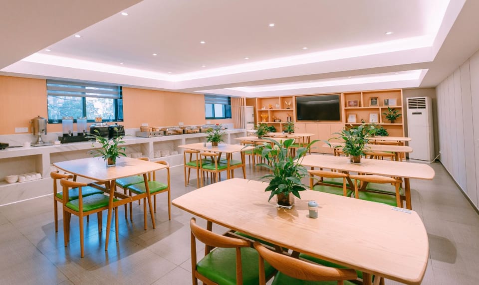 Qingmu Hotel Ma'anshan Central Garden Hotel in Nanjing