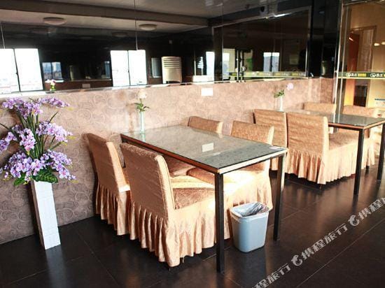 Qingmu Chain Hotel (Ma'anshan Yushan West Road Huarun Suguo) Hotel in Nanjing