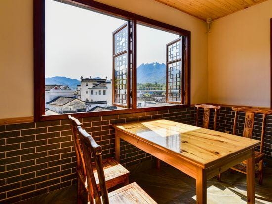 Jixi Jiangnan Xiaoyuan Homestay Hotel in Hangzhou