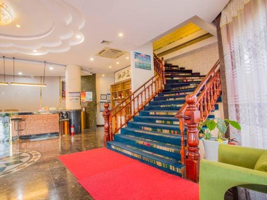 Tuwo Holiday Inn (Ningguo Municipal Government Bus Station) Hotel in Zhejiang