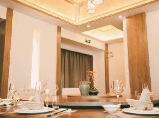 Ningguo Zhenye East Station Resort Hotel (South Anhui Sichuan-Tibet Line) Hotel in Zhejiang