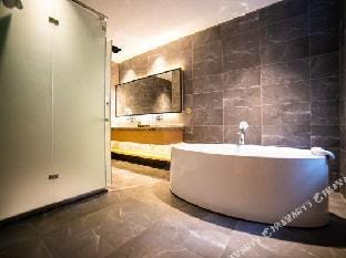 Yujian Shanju Resort Villa Hotel in Zhejiang