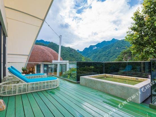 Bird's Nest Hostel Hotel in Zhejiang