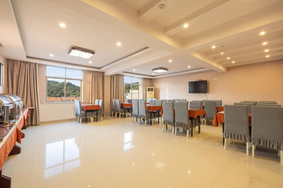 Junyi Select Hotel (Wuyi Hushan Square Store) Hotel in Zhejiang