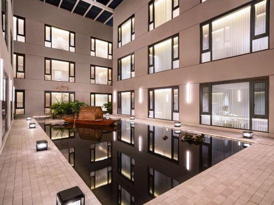 Donghu Grand Hotel (Jieyang Ancient City Donghu Park Branch) Hotel in Guangdong