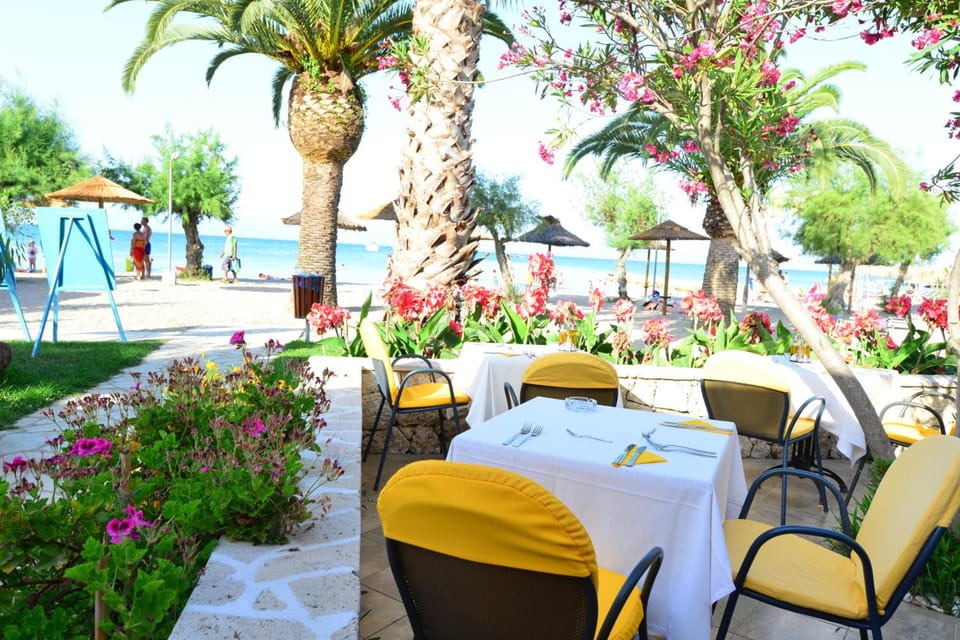 Three Stars Luxury Villas Hotel in Moraitika