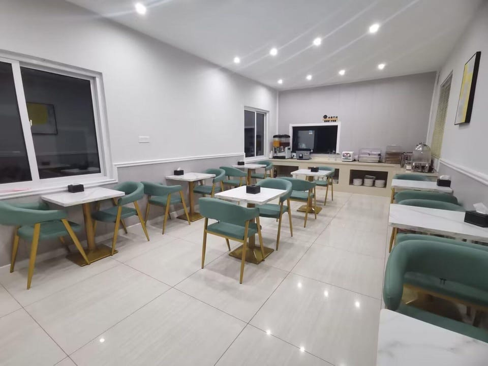 7 Days Inn (Donghai Shuijingcheng Railway Station) Hotel in Jiangsu