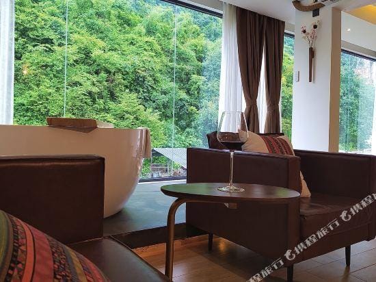 Yangshuo Panshan · Moxhe Cloudview Vacation Apartment Hotel in China